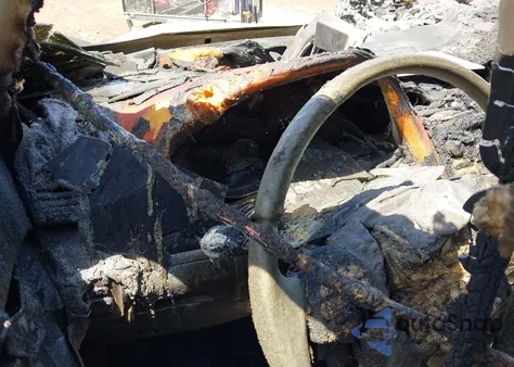 2010 Toyota Camry Xle z USA, uszkodzony, nr VIN 4T4BF3EK7AR037710